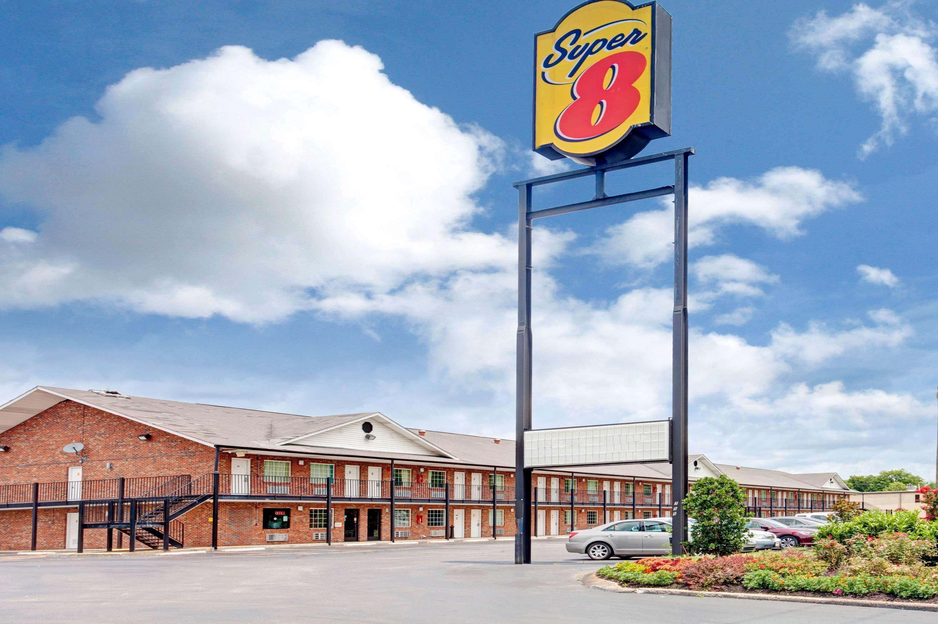 Super 8 By Wyndham Whites Creek/ Nashville Nw Area Exterior photo